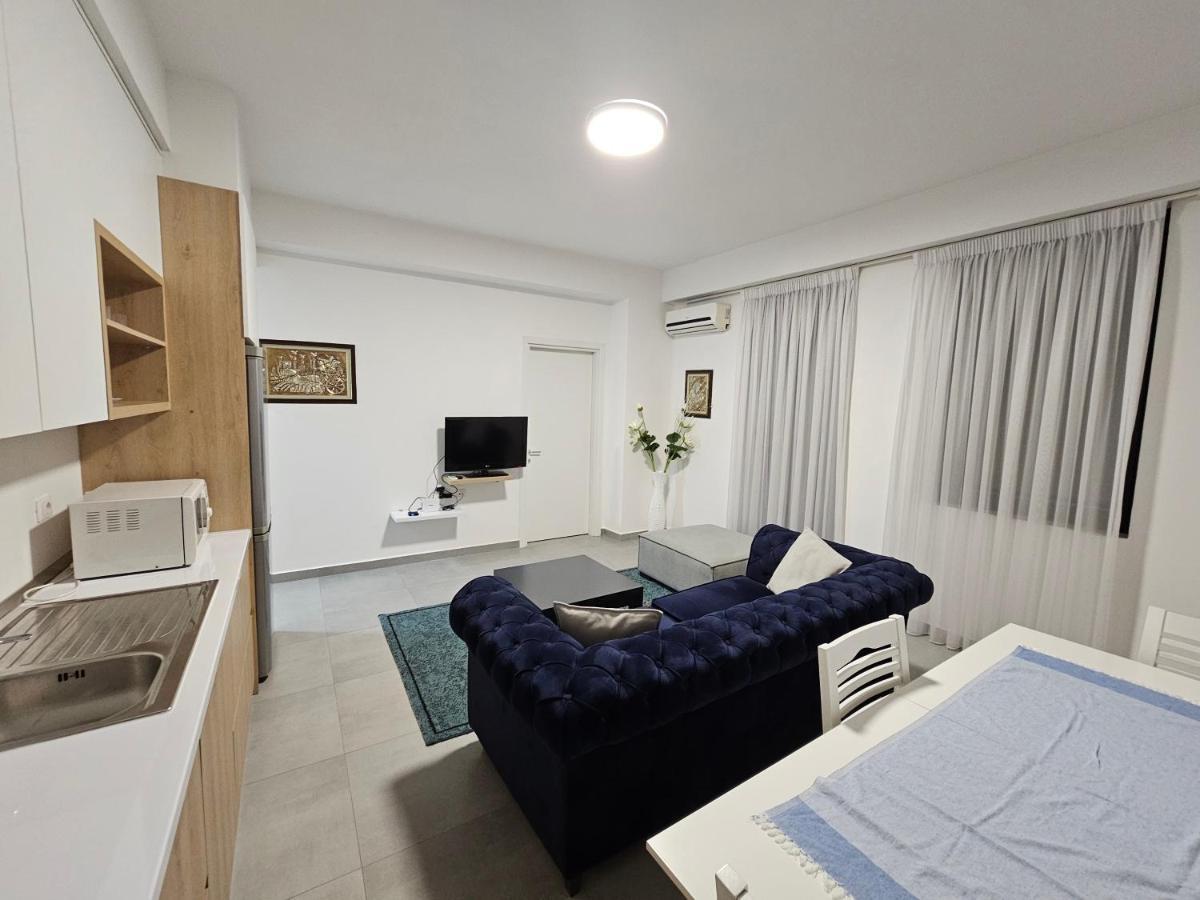 Daily Apartment In Center Tirana Exterior foto